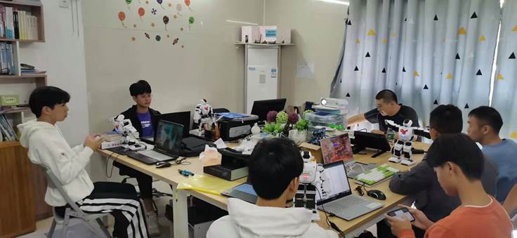 众创机器人培训